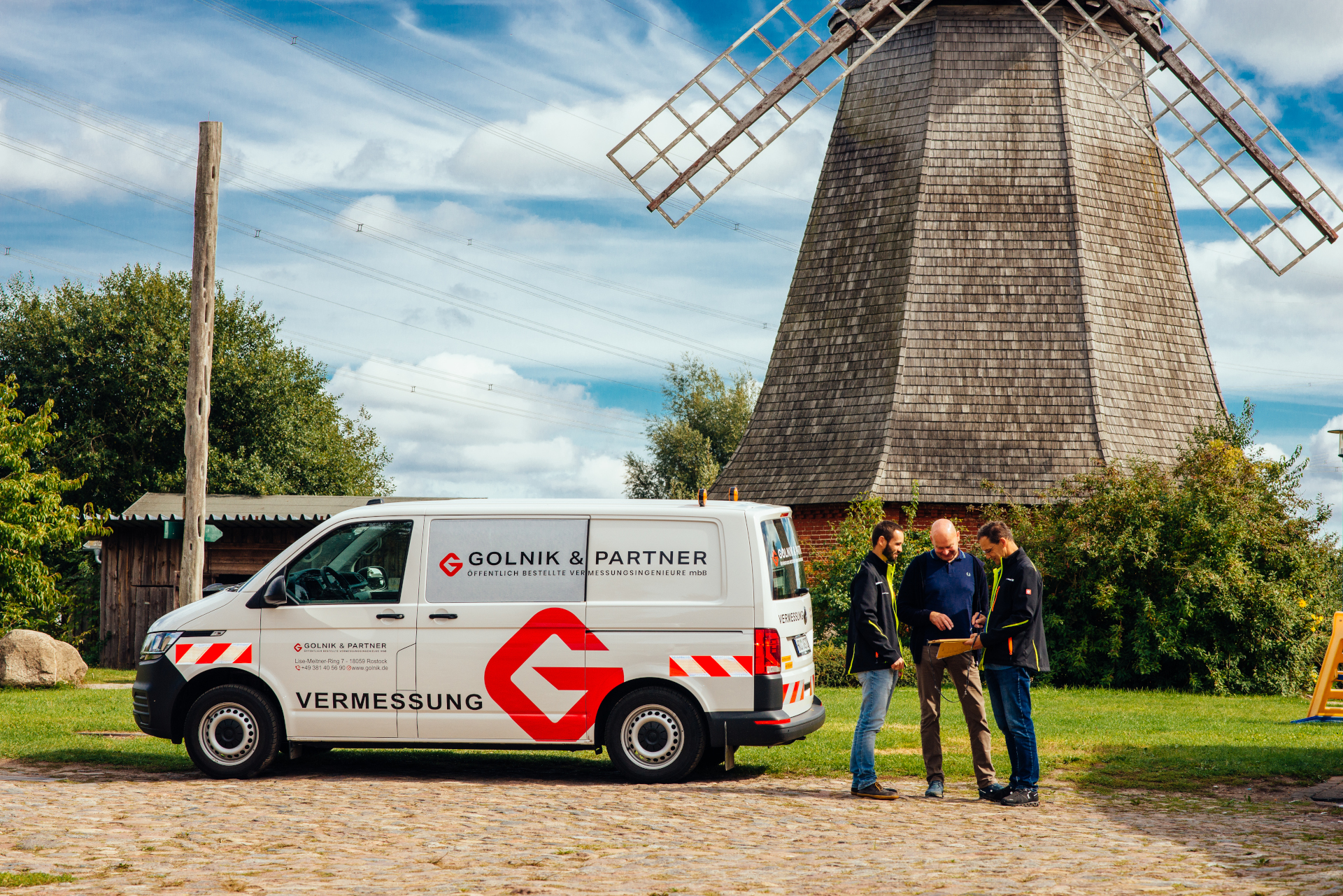 Anhörung von Beteiligten bei einem Grenztermin zur Grenzfeststellung und Abmarkung in Rostock
