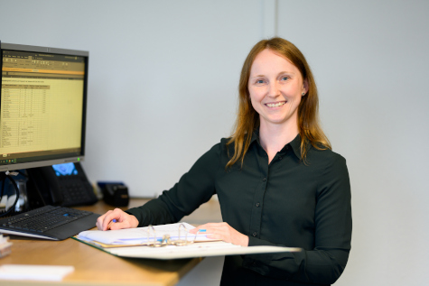 Umweltingenieurin aus unserem Team Flurneuordnung bei der Arbeit in Rostock