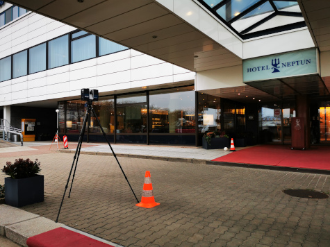 Mittels 3D Laserscanning wird der Eingangsbereich vom Hotel Neptun in Rostock Warnemünde erfasst und der Bestand dokumentiert