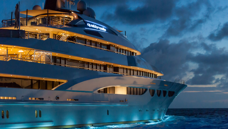 Vermessung einer Mega-Yacht in Europa